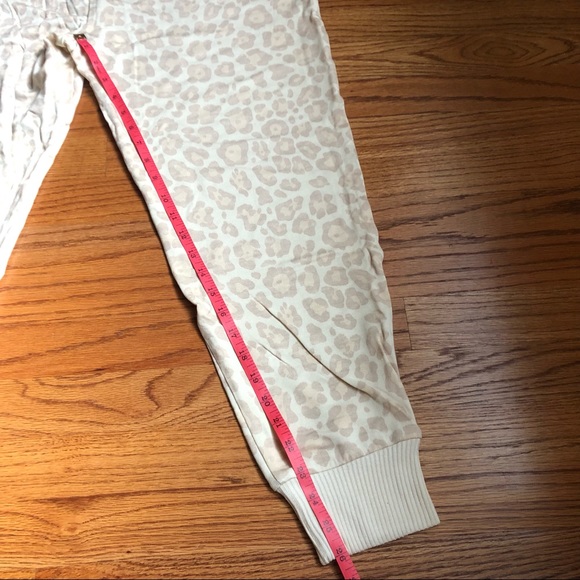 NWT Splendid Joggers, Size XL, Light Beige with Leopard Print - Picture 11 of 13